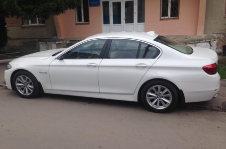Водія елітного авто провчили за наглість