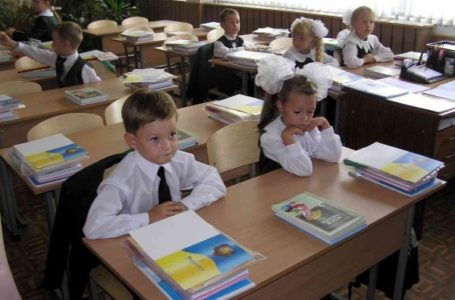 За відсутність дітей на уроках батьки відповідатимуть перед поліцією