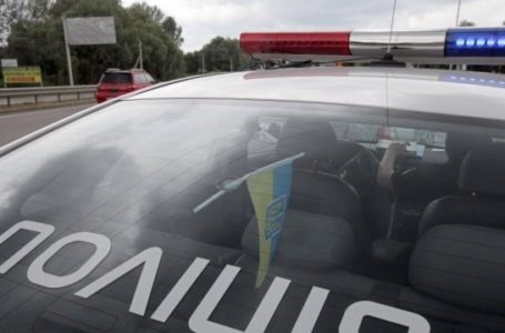 Патрульні на ходу зупиняли автівку п’яного тернополянина (Відео)
