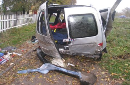 Сім’я з Тернопільщини потрапила в аварію на Рівненщині. У лікарні 4-річний хлопчик і його батьки