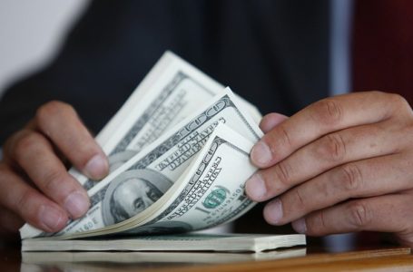 Тернопільський борець з корупцією заплатить штраф за отримання хабара