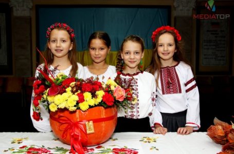 «Свято Гарбуза» задля благодійності: тернопільські учні провели ярмарку
