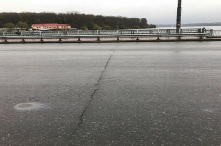 Новоутворену тріщину на дамбі Тернопільського ставу законсервують