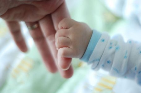  На Тернопільщині уві сні задихнулося немовля