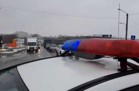 На Борщівщині мінівен збив пенсіонера