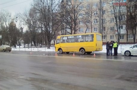 На вулиці 15 Квітня маршрутка в’їхала в автівку
