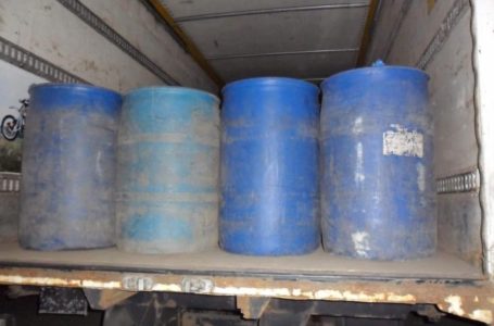 Понад дві тисячі літрів підпільного спирту знайшли податківці у Тернополі