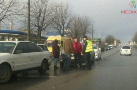 На світлофорі поблизу Березовиці зіткнулися дві автівки
