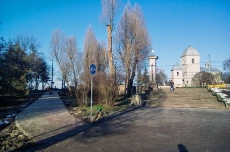 Доріжку для тих, хто на колесах, облаштували у тернопільському парку