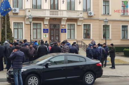 У Тернопільській міськраді страйкуючим перевізникам погрожують штрафами (Фото)