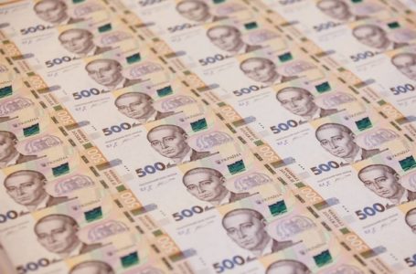 На Тернопільщині  екс-поліціанта та двох громадських активістів впіймали на хабарі (Фото)