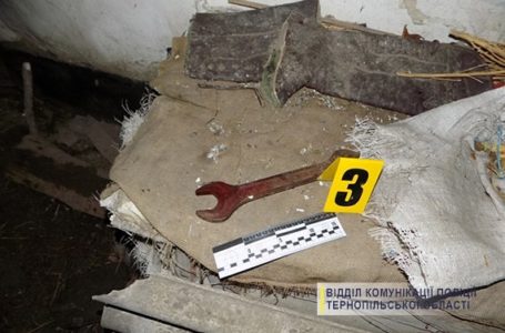На Тернопільщині за подвійне вбивство родичок військовослужбовцю загрожує довічне ув’язнення