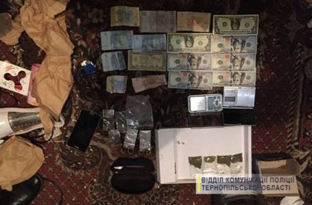 На Тернопільщині поліціанти затримали організовану групу наркоторговців