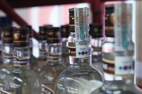 Майже тисячу літрів підробного алкоголю конфіскували у жителя Тернопільщини