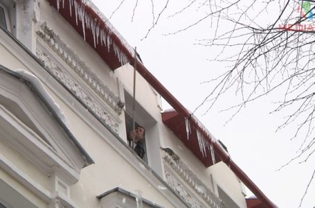 «Бурулькопад». Над головами тернополян – крижана небезпека (Відео)
