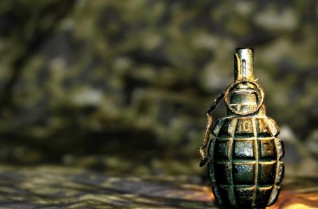 У Ланівцях на сміттєзвалищі чоловік знайшов гранату
