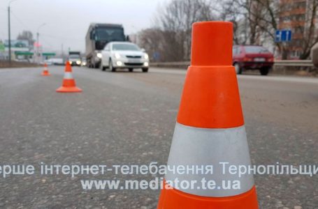 На Тернопільщині іномарка врізалася у паркан: водій в реанімації (Фото)
