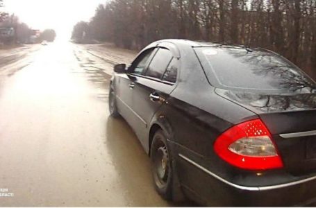 Аби номерні знаки не вкрали, тернопільський водій возив їх у багажнику