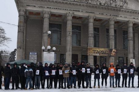 У центрі Тернополя Путіна відправляли на Марс