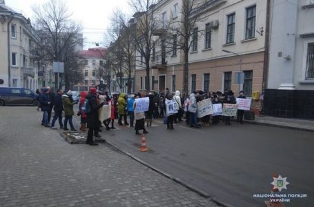 У Тернополі перекрили дорогу