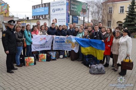 На Великдень у Тернополі гостюватимуть діти зі Сходу