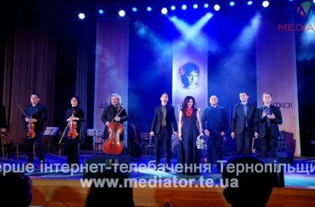 «Браво!» – після кожної композиції. У Тернополі Оксана Муха зібрала аншлаг (Фото)