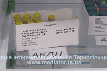 Після смерті дітей на Тернопільщині в Україні заборонили дві вакцини