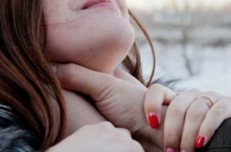 На Тернопільщині батько бив доньку, доки вона не впала