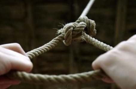 На Гусятинщині жінка повішалася, бо чоловік вигнав з дому