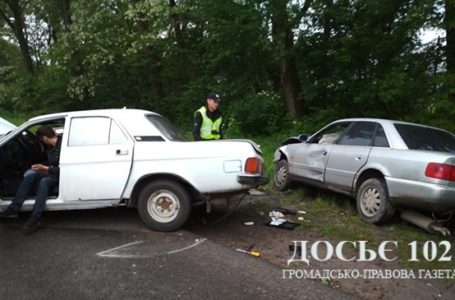 На Тернопільщині ГАЗ на зустрічній влетів у легківку. Серед постраждалих – діти