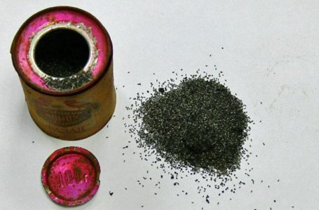 На Тернопільщині чоловіки незаконно видобували камінь