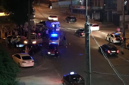 У Тернополі на Дружбі водій в’їхав в електроопору