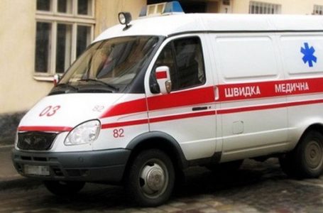 У Тернополі чоловік погрожував лікарям швидкої допомоги