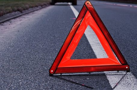 На Тернопільщині Mercedes злетів у кювет, водія госпіталізували