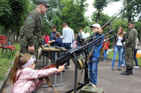 Пожежники та лікарі: маленькі тернополяни освоювали нові професії (Фото)