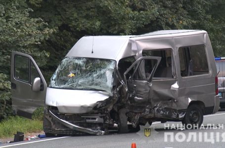 Тернополянам, які постраждали в ДТП під Вінницею, шукають донорів та гроші