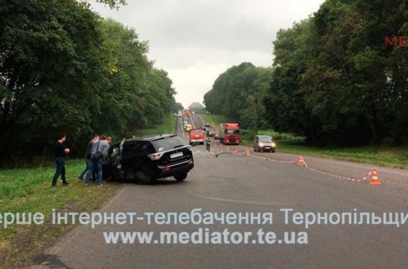 Двоє молодих хлопців загинули у ДТП поблизу Зборова. Наживо з місця аварії