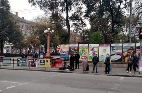 Тернополянин за хвилину “зцілив” немічного, який не міг ходити