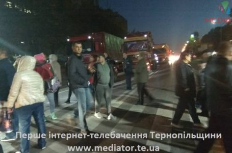 Через акції протесту у Тернополі водій наїхав на патрульного