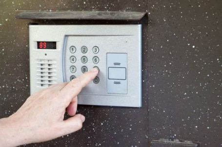 Тернополяни хочуть покарати “обслуговуючих домофони” і повернути сплачені кошти