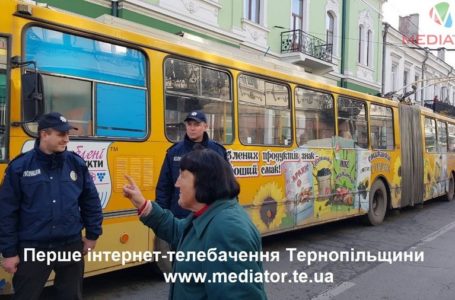 Тернополяни  активно виготовляють «Файні карти». За день 150 заяв (Відео)