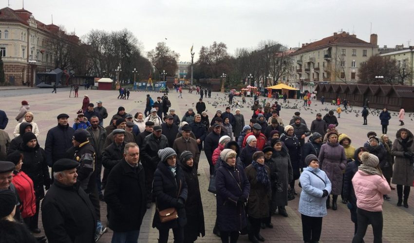 Тернополяни втретє зібрались на транспортне віче (НАЖИВО)