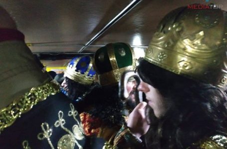 Вертеп у маршрутці. Тернополяни заколядували у громадському транспорті (Відео)