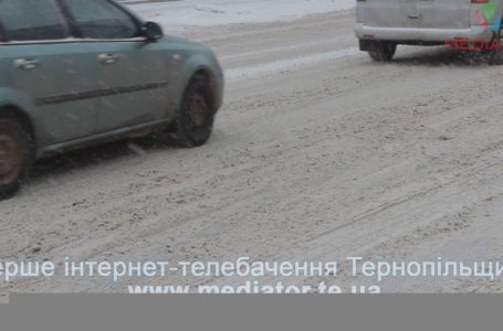 Впродовж вихідних у Тернополі працювало 25 одиниць снігоочисної техніки