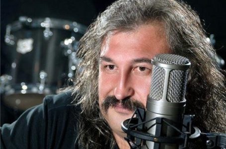 До Тернополя з найкращими хітами їде Степан Гіга