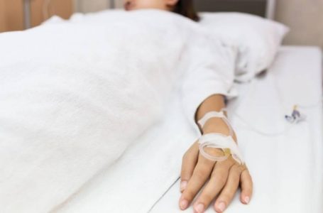 Студентка тернопільського вишу отримала важкі травми, послизнувшись на бруківці
