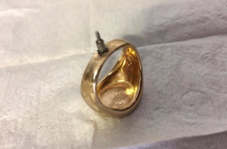 На Тернопільщину завезли перстені, які можуть зіпсувати бюлетені (Фото)