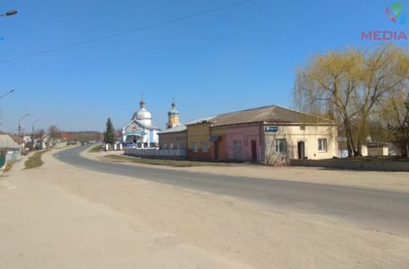 З церкви на вибори. Жителі села Мишковичі голосують (Наживо)