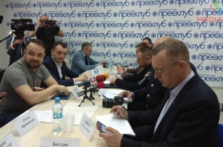 Не вистачає бюлетенів та кабінок. Як розпочались вибори на Тернопільщині (НАЖИВО)