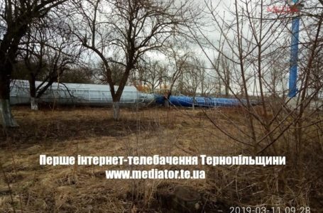 На Теребовлянщині від вітру впала ще одна водонапірна вежа (Фото)